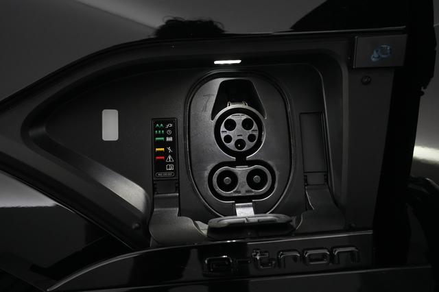 2024 Audi Q8 e-tron — photo 8 of 24