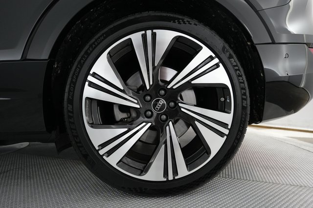 2024 Audi Q8 e-tron — photo 16 of 24
