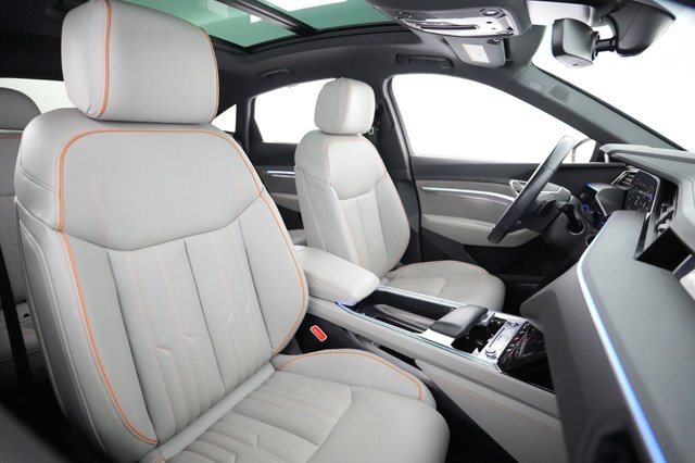 2024 Audi Q8 e-tron — photo 18 of 24