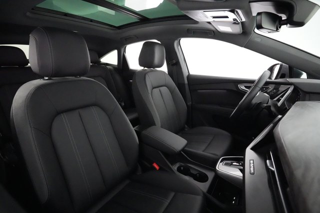 2022 Audi Q4 e-tron — photo 18 of 20