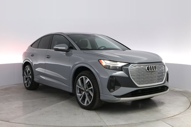 2022 Audi Q4 e-tron — photo 10 of 20