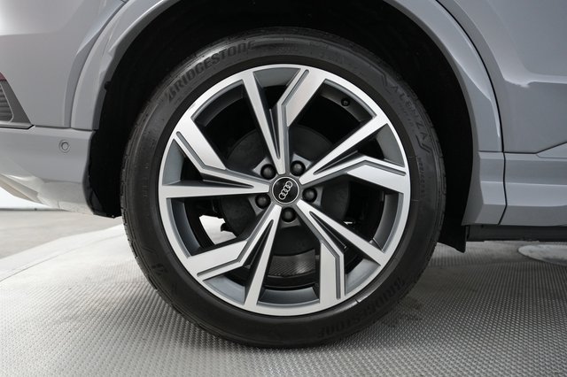 2022 Audi Q4 e-tron — photo 17 of 20