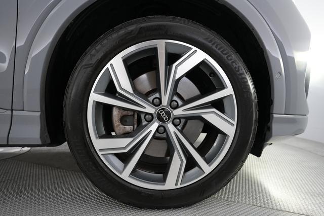 2022 Audi Q4 e-tron — photo 7 of 20