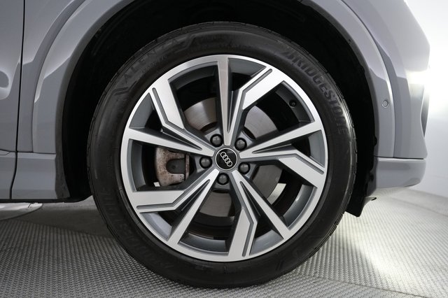 2022 Audi Q4 e-tron — photo 7 of 20
