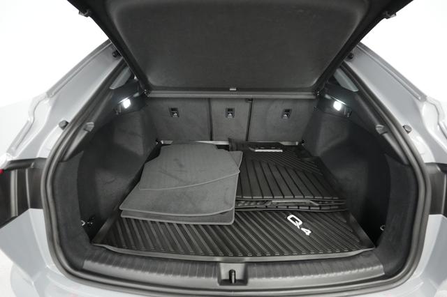 2022 Audi Q4 e-tron — photo 6 of 20