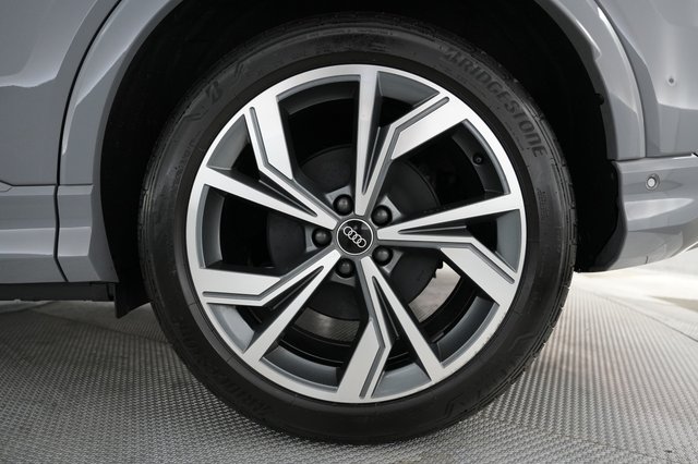 2022 Audi Q4 e-tron — photo 16 of 20