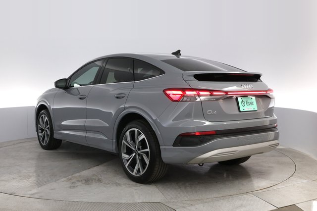 2022 Audi Q4 e-tron — photo 13 of 20