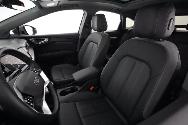 2022 Audi Q4 e-tron — photo 3 of 20