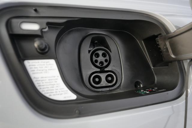 2022 Audi Q4 e-tron — photo 8 of 20