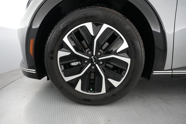 2023 Kia EV6 — photo 7 of 20