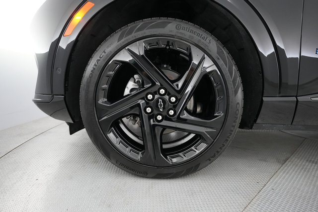 2024 Chevrolet Equinox EV — photo 16 of 21