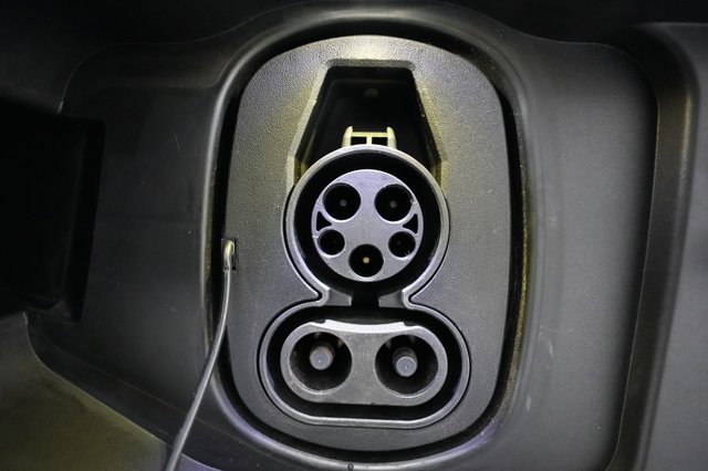 2024 Chevrolet Equinox EV — photo 8 of 21