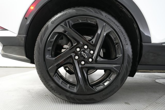 2024 Chevrolet Equinox EV — photo 17 of 23
