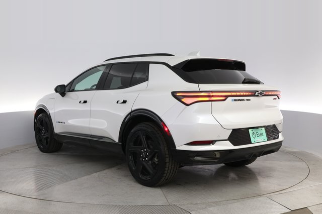 2024 Chevrolet Equinox EV — photo 13 of 23