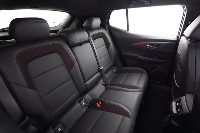 2024 Chevrolet Equinox EV — photo 4 of 23
