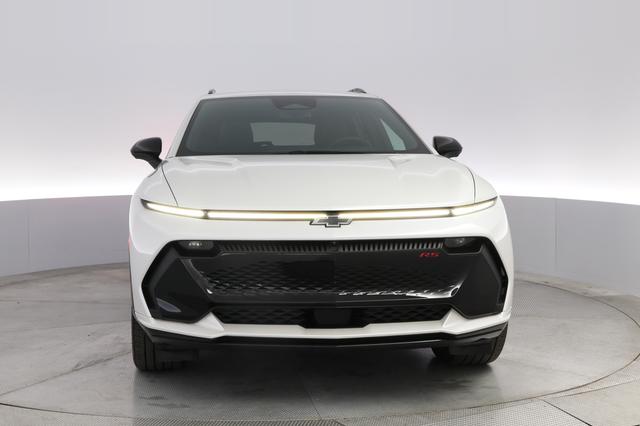 2024 Chevrolet Equinox EV — photo 9 of 23