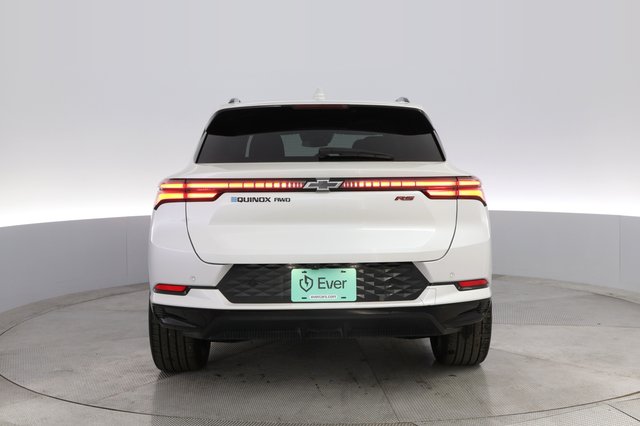 2024 Chevrolet Equinox EV — photo 12 of 23