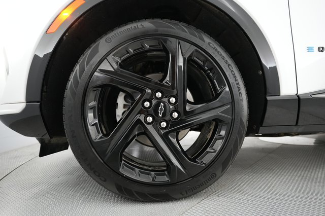 2024 Chevrolet Equinox EV — photo 15 of 23
