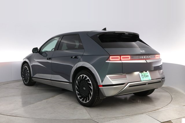 2024 Hyundai IONIQ 5 — photo 13 of 22