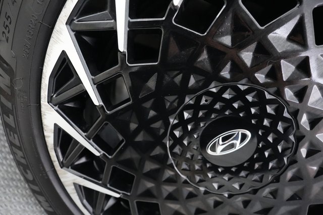 2024 Hyundai IONIQ 5 — photo 21 of 24