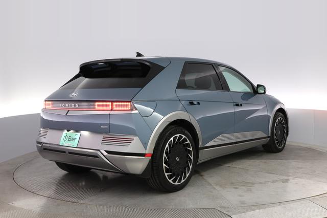 2024 Hyundai IONIQ 5 — photo 2 of 24