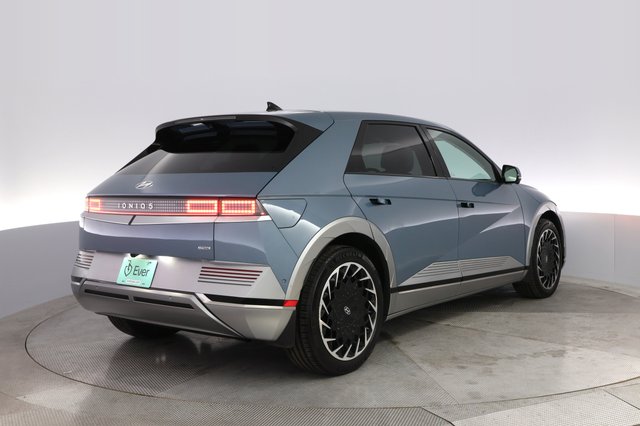 2024 Hyundai IONIQ 5 — photo 2 of 24