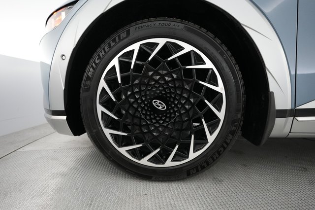 2024 Hyundai IONIQ 5 — photo 17 of 24
