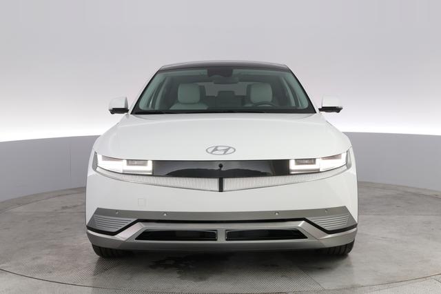2024 Hyundai IONIQ 5 — photo 9 of 21