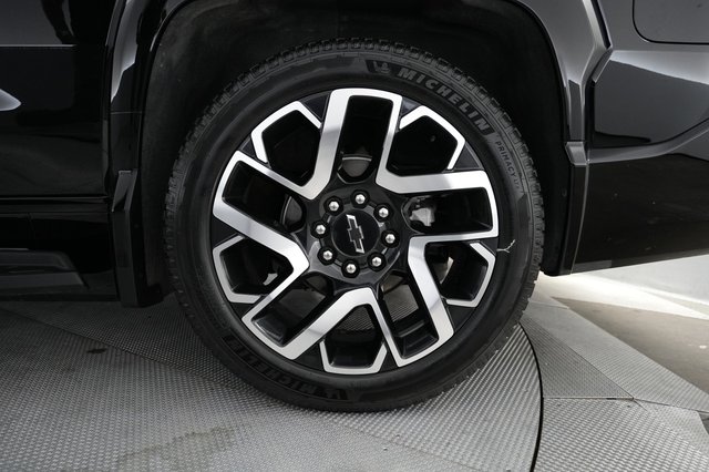 2024 Chevrolet Silverado EV — photo 10 of 17
