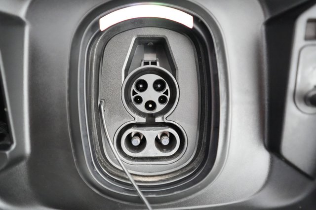 2024 Chevrolet Silverado EV — photo 8 of 17