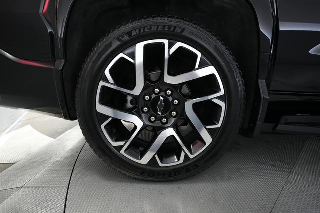 2024 Chevrolet Silverado EV — photo 7 of 17