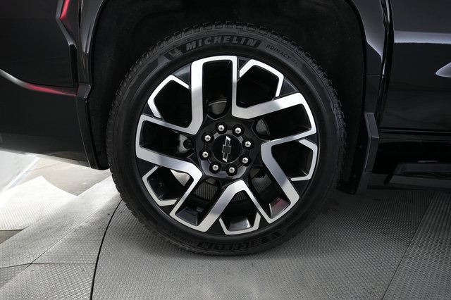 2024 Chevrolet Silverado EV — photo 7 of 17