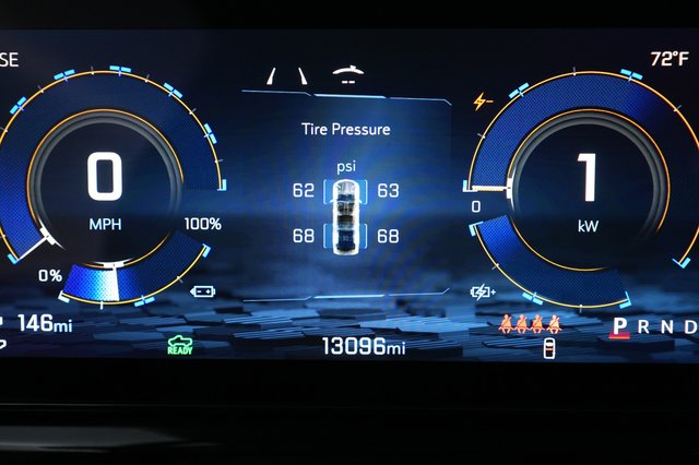2024 Chevrolet Silverado EV — photo 5 of 17