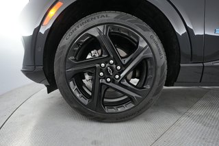 2024 Chevrolet Equinox EV — photo 15 of 20