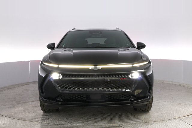 2024 Chevrolet Equinox EV — photo 9 of 20