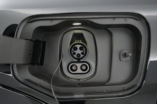2024 Chevrolet Equinox EV — photo 8 of 20