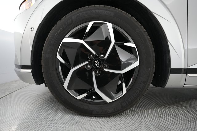 2024 Hyundai IONIQ 5 — photo 15 of 20