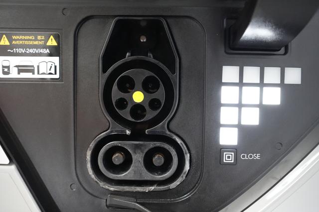 2024 Hyundai IONIQ 5 — photo 8 of 20