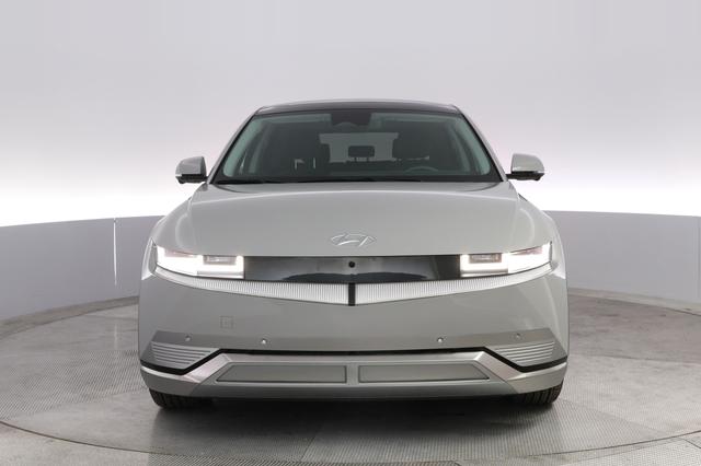2024 Hyundai IONIQ 5 — photo 9 of 20