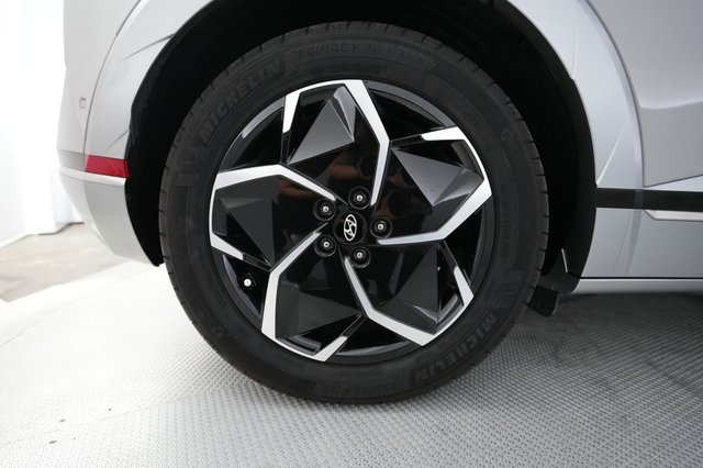 2024 Hyundai IONIQ 5 — photo 16 of 20