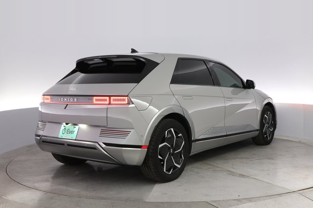 2024 Hyundai IONIQ 5 — photo 2 of 20