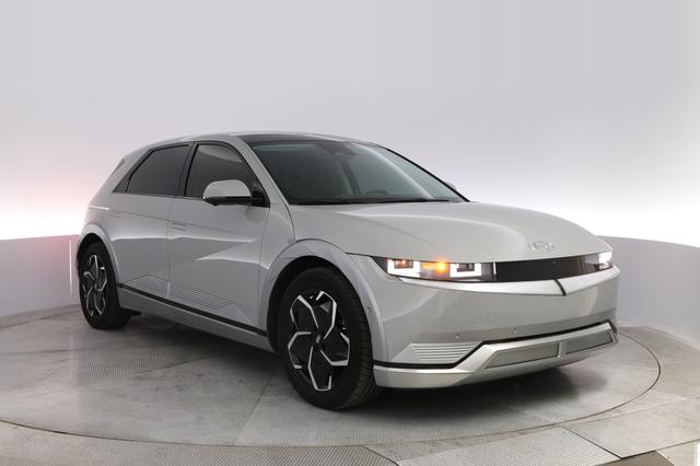 2024 Hyundai IONIQ 5 — photo 10 of 20