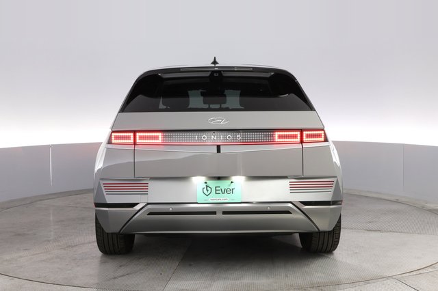 2024 Hyundai IONIQ 5 — photo 12 of 20