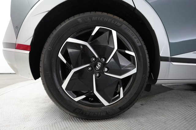 2024 Hyundai IONIQ 5 — photo 17 of 22