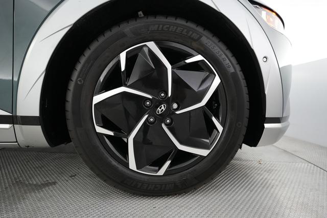 2024 Hyundai IONIQ 5 — photo 7 of 22