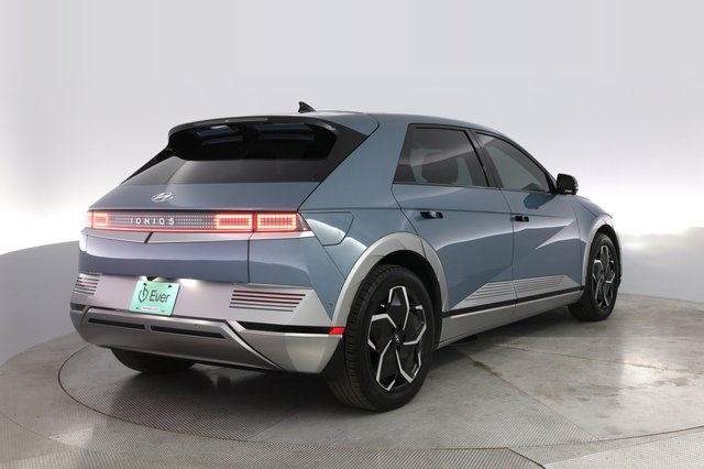2024 Hyundai IONIQ 5 — photo 2 of 21