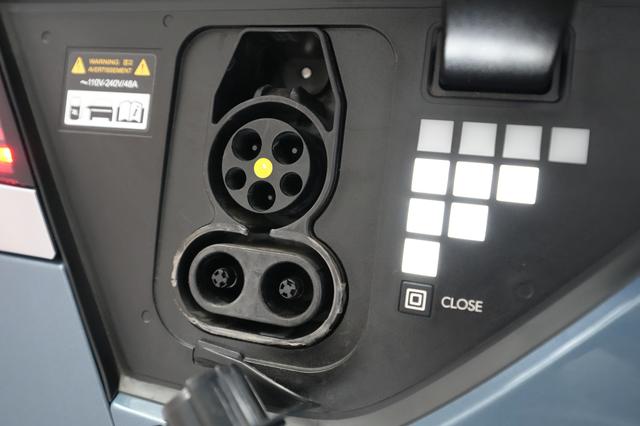2024 Hyundai IONIQ 5 — photo 8 of 21