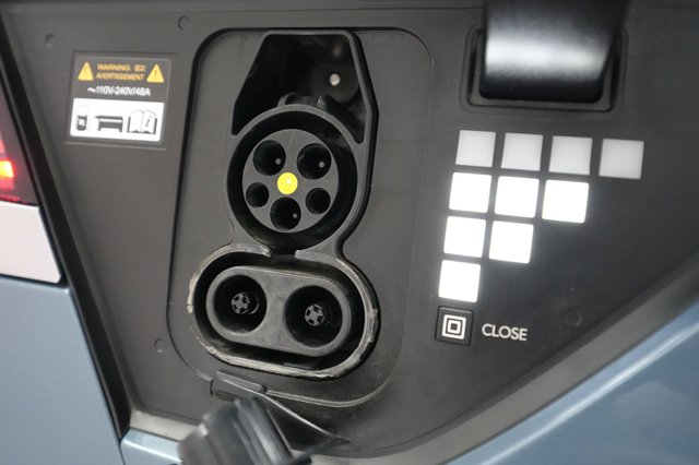2024 Hyundai IONIQ 5 — photo 8 of 21