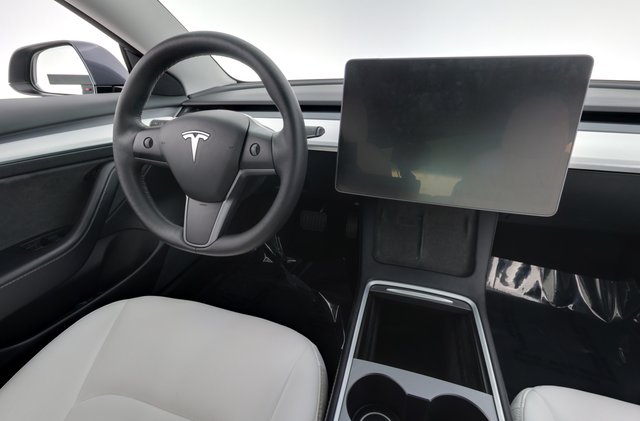 2021 Tesla Model 3 — photo 20 of 24