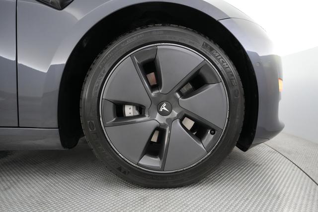 2021 Tesla Model 3 — photo 7 of 24